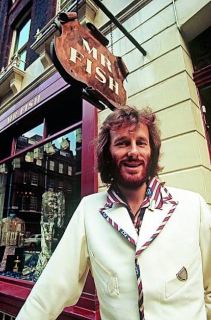 El mismísimo Michael Fish en 1972, en su tienda del centro de Londres.