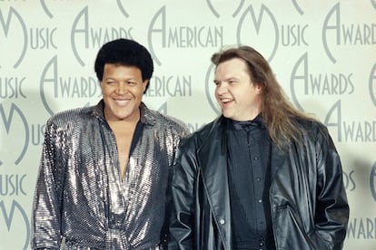 Chubby Checker y Meat Loaf posan para la prensa durante los American Music Awards en Los ?ngeles en 1987. En seis dcadas, Loaf vendi unos 100 millones de lbumes en todo el mundo y apareci en unas 50 pelculas, entre ellas 'El club de la lucha', 'The Rocky Horror Picture Show' o 'Waynes World: ?Qu desparrame!'.