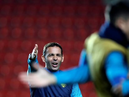 Los jugadores del Villarreal en la sesión de entrenamiento en Praga