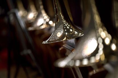 Instrumentos de la banda militar china antes de la apertura del Congreso Nacional del Pueblo en Pekín.