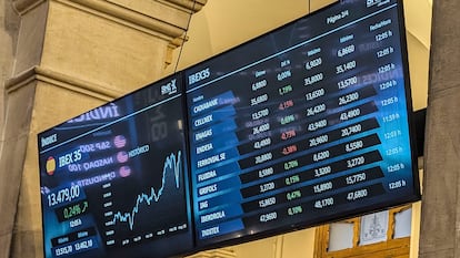 Paneles de la Bolsa de Madrid.