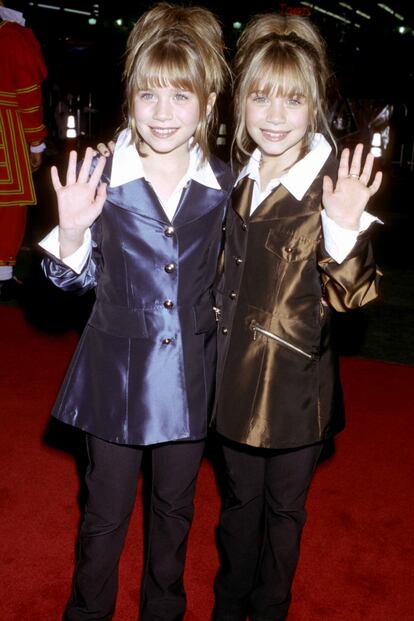 Las gemelas Olsen en el estreno de Spice World: The Movie en 1998.