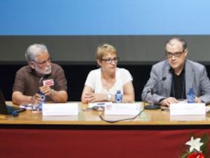 Participantes en una de las mesas de debate del congreso: de izquierda a derecha el director Manuel Canseco, la actriz Blanca Portillo, el filólogo Germán Vega, y los directores escénicos Eduardo Vasco, Ana Zamora y Jesús Peña.