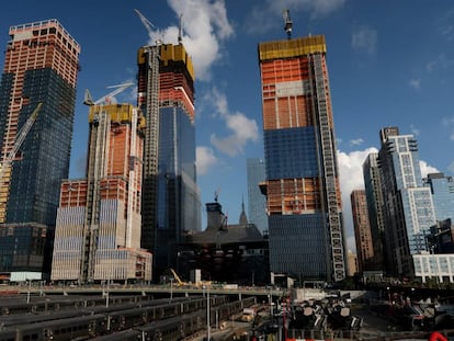 Edificios en construcción en Hudson Yards, en Nueva York (Estados Unidos), en septiembre de 2017.