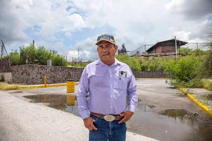 Oliverio López Ramos trabajó por 40 años la empresa siderúrgica.
