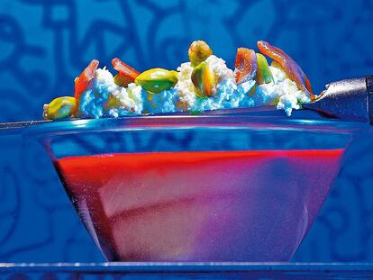 Gazpacho de cereza, queso fresco y anchoa