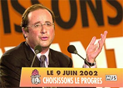 Imagen del líder y cabeza de lista del Partido Socialista (PS), Francois Hollande, durante un mitin.