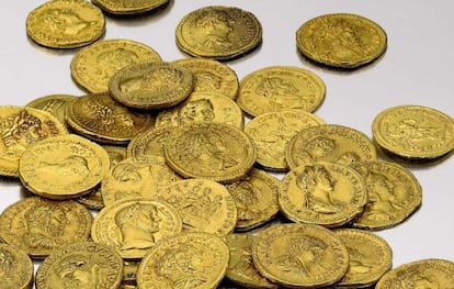 Denarios romanos que forman parte de la colección de 38.000 monedas hispanas vendida por Sotheby's