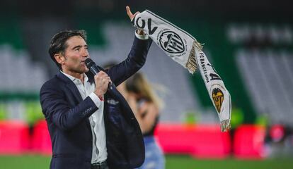 Marcelino celebra la Copa en el Benito Villamarín.