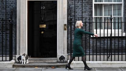 La primera ministra, Liz Truss, reciba a su homóloga danesa, Mette Frederiksen, en el 10 Downing Street este sábado.