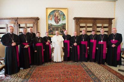 El Papa recibe en el Vaticano a los obispos de Ucrania.