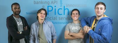 El equipo directivo de Pich Technologies. De izquierda a derecha, Munia Gwisai, Julio Pedreira, Pablo Pérez e Ignacio Gamoneda.