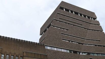 Tate Modern de Londres. Desde la galería superior, en el décimo piso, fue arrojado este domingo un niño de seis años. 