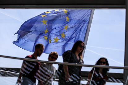 Bandera europea sobre la cúpula del Bundestag, en Berlín.