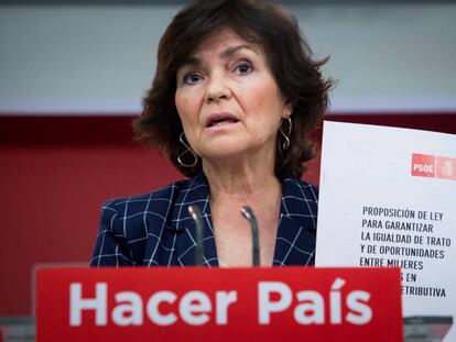 La secretaria de Igualdad del PSOE, Carmen Calvo, este lunes tras la Ejecutiva Permanente del partido.