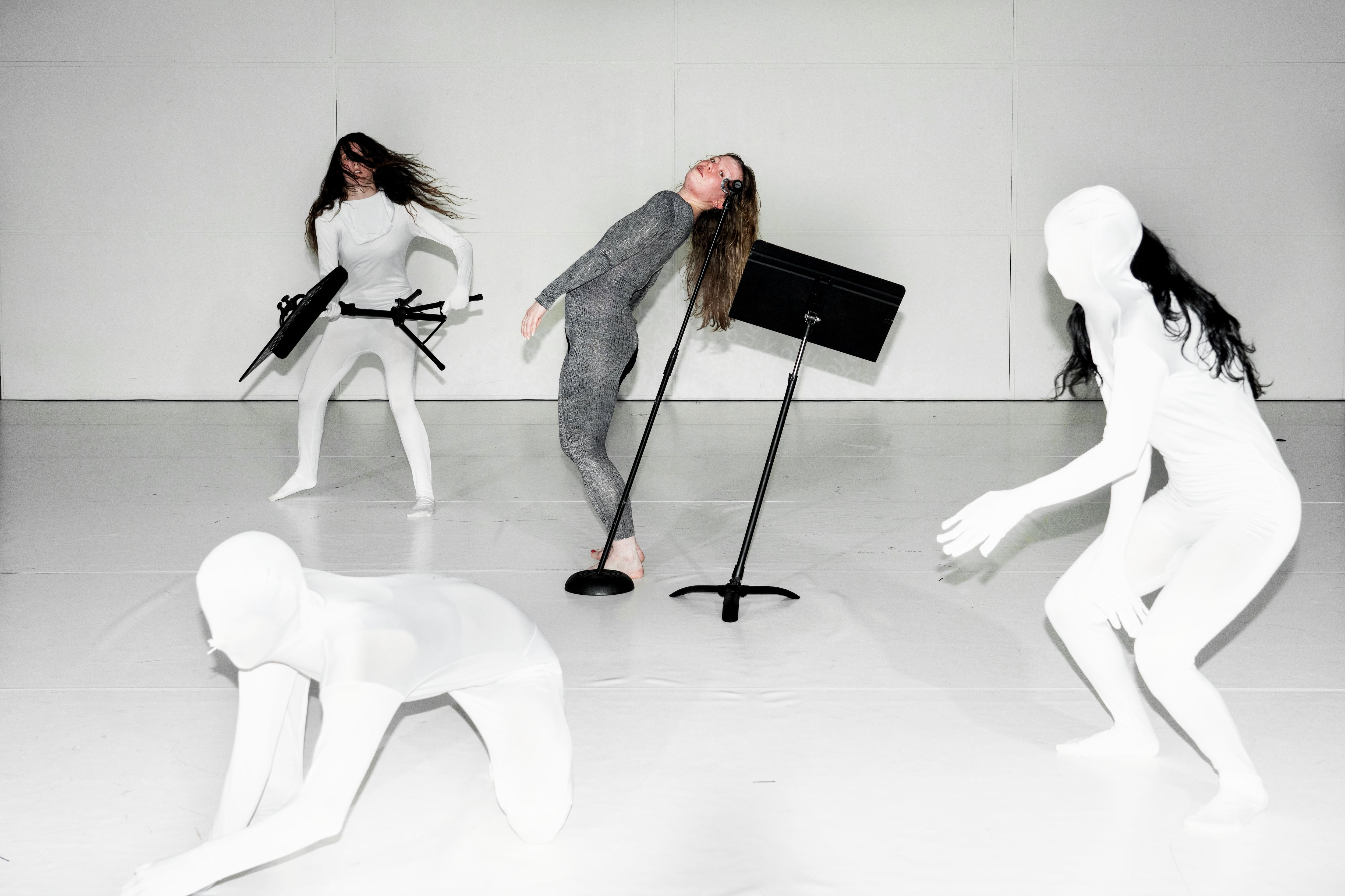 Una imagen de 'Everything must chance', de Needcompany.