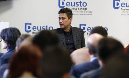 El director de cine Rodrigo Cortés durante la jornada organizada por la Universidad de Deusto este jueves en Madrid.