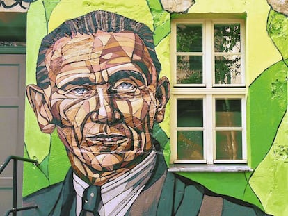 Grafite representando Otto Weidt na entrada do museu dedicado a ele em Berlim.