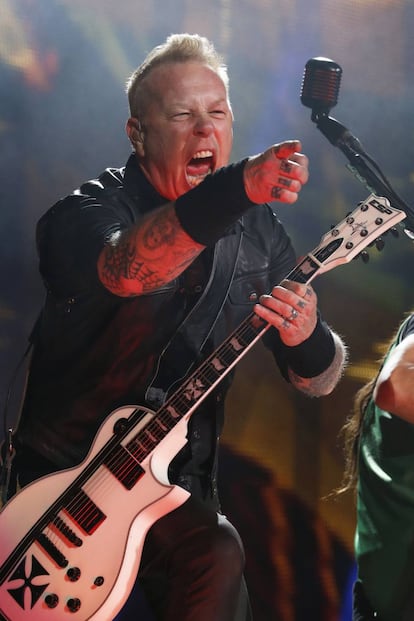 James Hetfield, l&iacute;der de Matallica, canta durante su concierto en M&eacute;xico, el pasado 5 de marzo. 