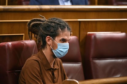 El diputado y secretario general de Unidas Podemos, Alberto Rodríguez, fotografiado durante un pleno del Congreso.