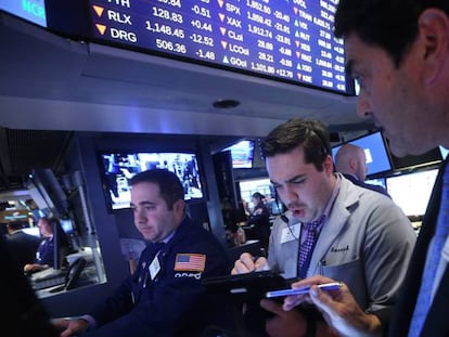 Macrobonus y hasta 500.000 euros anuales: estos son los sueldos de los banqueros de Wall Street