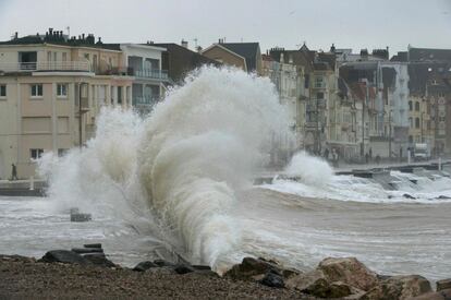 Mar embravecido en Wimereux, debido al temporal que azota el norte de Francia.