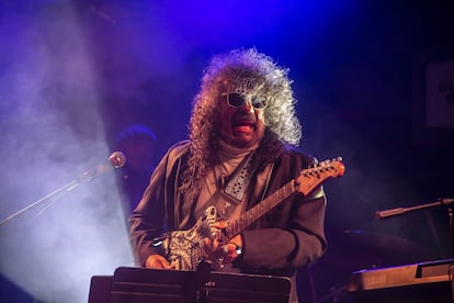 Javier Bátiz, durante un concierto junto con Armando Palomas, en 2021. El legendario músico falleció este sábado tras una prolongada batalla contra el cáncer.