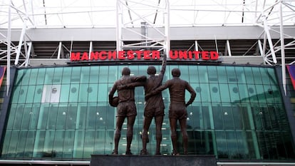 Fachada del Old Trafford. 