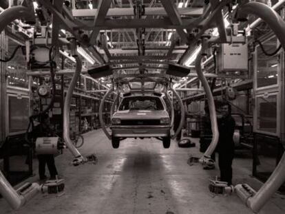 Cedena de montaje con la primera unidad de Ford Fiesta fabricado en Almussafes