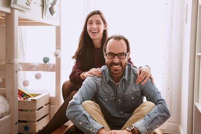 El cuidado de los hijos y las hijas plantea retos enormes a las familias en un contexto en el que aparentemente lo tenemos todo tan fácil. Aparentemente.