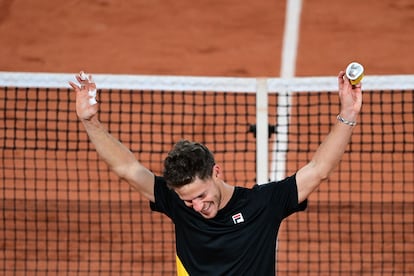 Schwartzman celebra su victoria contra Thiem en París.