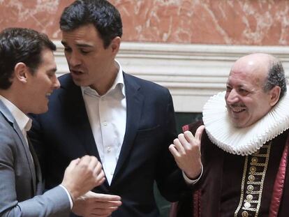 Rivera, S&aacute;nchez y Tallaf&eacute; durante el homenaje a Cervantes.