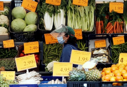 Verdura en un mercadillo de Villava (Navarra), el pasado jueves.