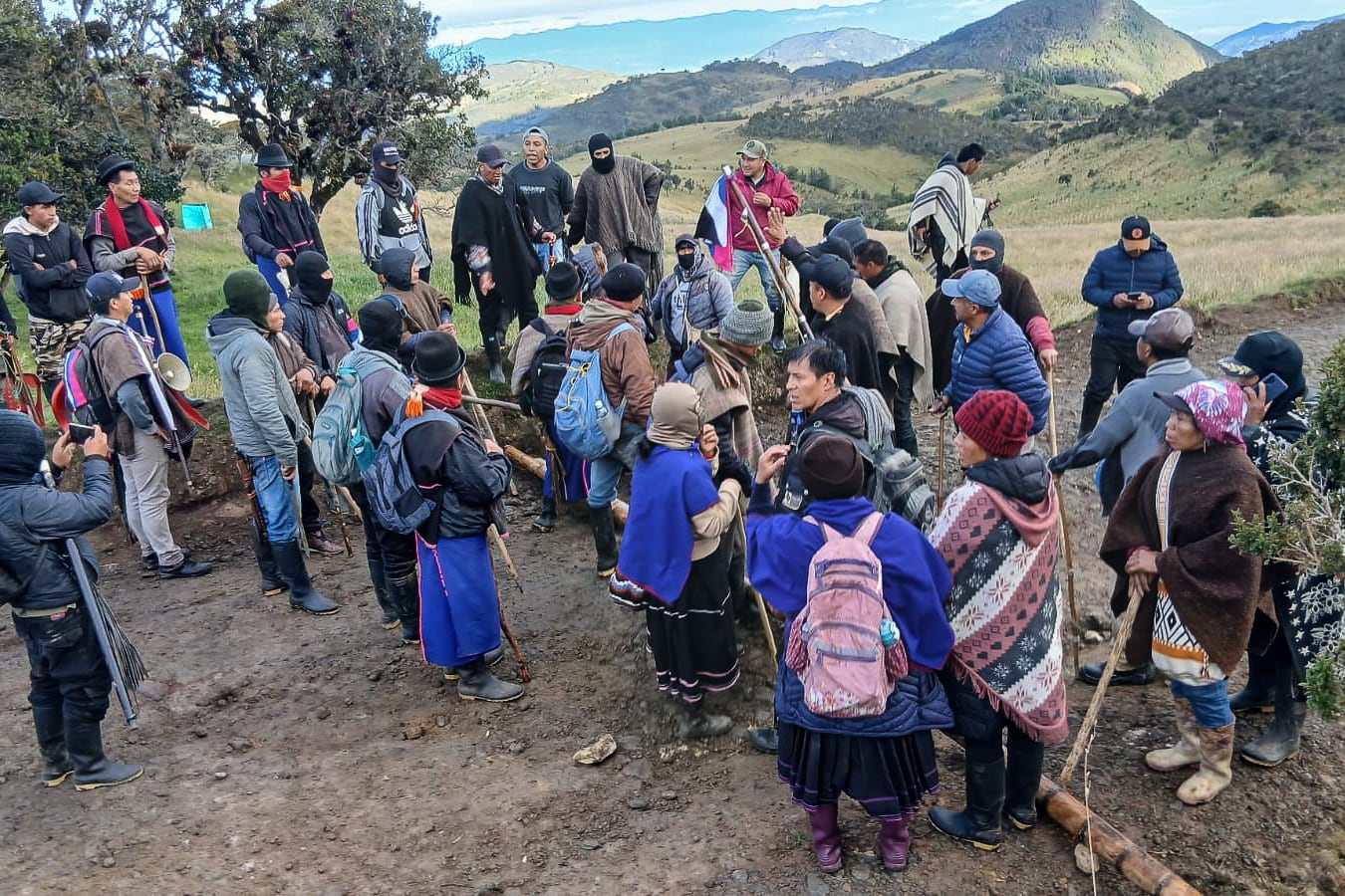 Al menos seis muertos y un centenar de heridos en enfrentamientos entre indígenas Misak y Nasa  del Cauca