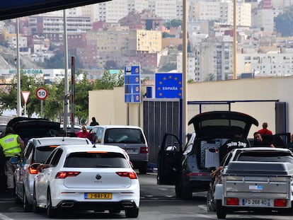 Paso fronterizo de El Tarajal en Ceuta, el lunes.