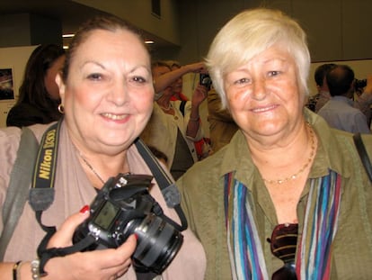 Muriel Feiner, a la izquierda, junto a la torera Ángela.