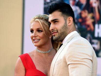 Britney Spears y su prometido, Sam Asghari, en una premiere en Los Ángeles en julio de 2019.