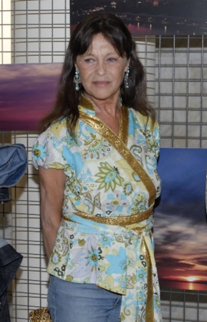 Pepa Flores, el 16 de mayo de 2012, en la inauguración de la exposición fotográfica de su hija María Esteve en Málaga.
