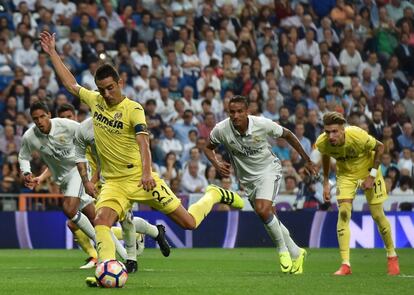 Bruno Soriano lanza un penalti a favor del Villareal.