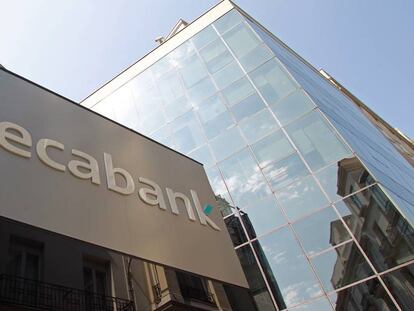 Cecabank desafía a la gran banca en fondos de inversión y Bolsa