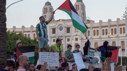 Concentración convocada en Melilla en favor de Palestina y contra el "genocidio" de Israel, este miércoles.