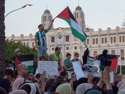 Concentración convocada en Melilla en favor de Palestina y contra el "genocidio" de Israel, este miércoles.