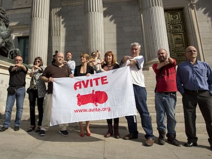 Miembros de Avite ante el Congreso en septiembre de 2015.