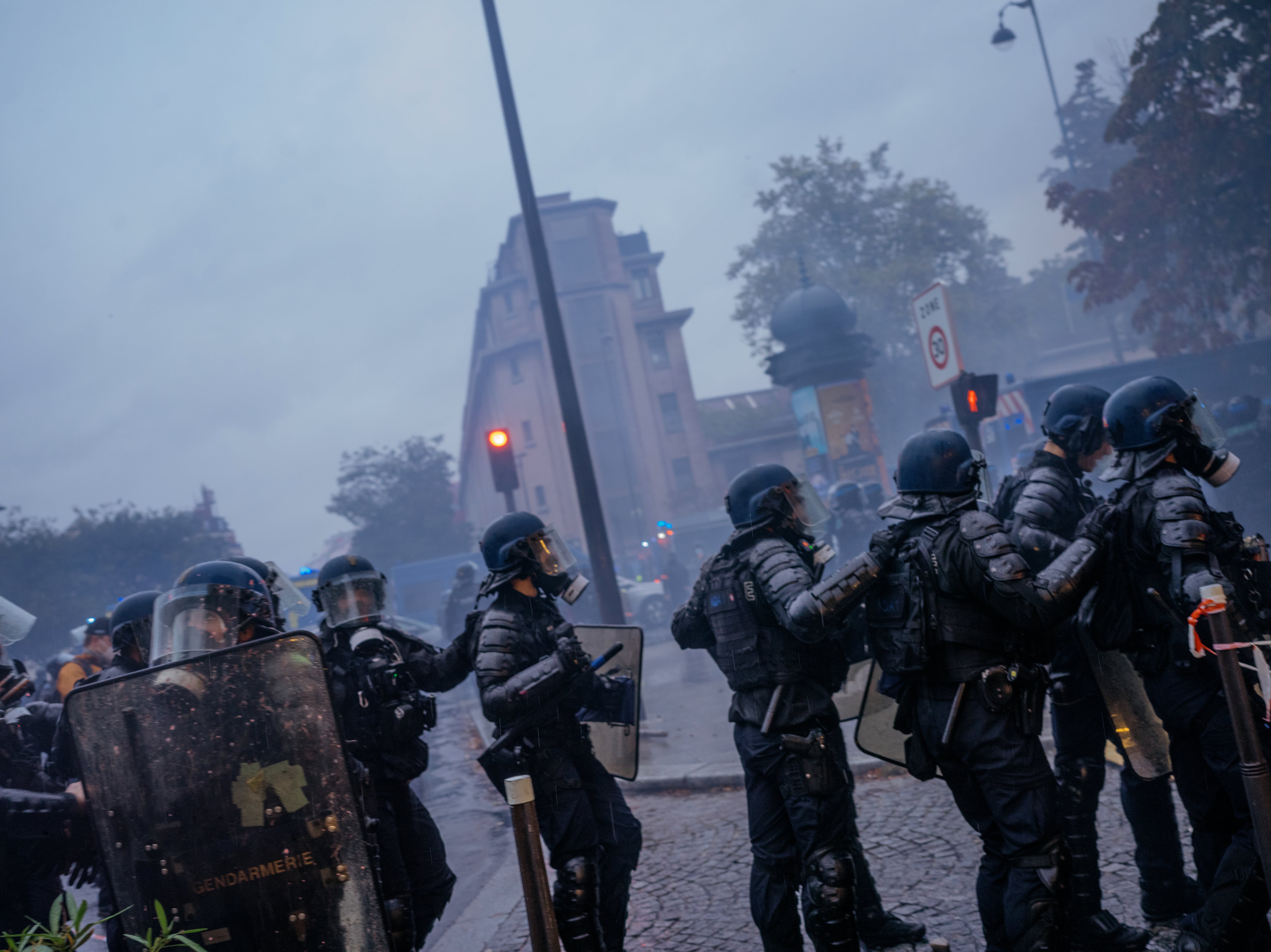 Casi medio millón de personas mantiene el pulso a Macron en toda Francia pese al despliegue policial