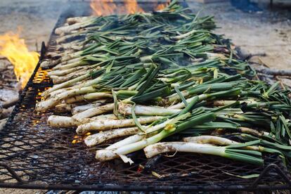 'Calçots' a la brasa.