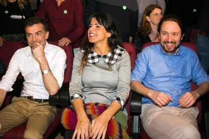 Teresa Rodríguez junto a Antonio Maíllo y Pablo Iglesias.