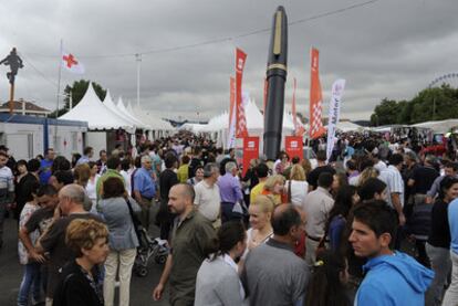 Visitors at the <i>Semana Negra</i> festival last week on the Viesques campus of the University of Oviedo in Gijón.