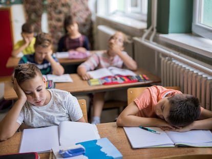 Al colegio con déficit crónico de sueño