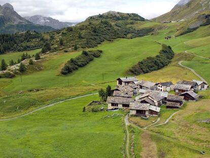 La Alta Engadina se encuentra acostada sobre altos macizos de los Alpes.