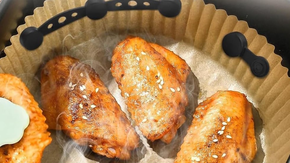 Estos imanes para freidora de aire son fáciles de colocar y también de limpiar.